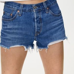 LEVI 501 DEMIN SHORTS
